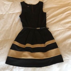 Black sleeveless dress